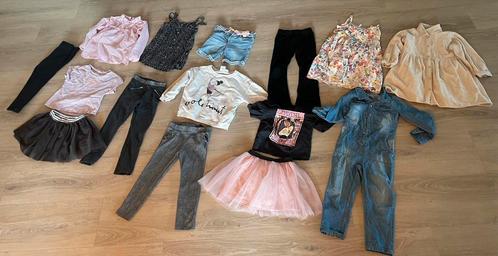 Kleding pakket meisjes maat 110.   15 items, Kinderen en Baby's, Kinderkleding | Kinder-kledingpakketten, Gebruikt, Ophalen of Verzenden