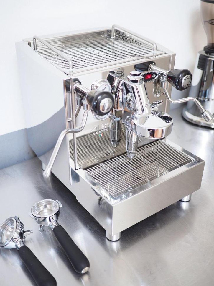 Izzo Alex Duetto 3 dubbelboiler PID rotatiepomp gereviseerd, Witgoed en Apparatuur, Koffiezetapparaten, Refurbished, Gemalen koffie