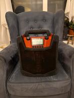 Hilti Radio 22 + Oplader - Bouwradio, Ophalen of Verzenden, Gebruikt, Bouwradio