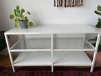 Lage witte kast met glasplaat, Ophalen, Met plank(en), Gebruikt, Wit