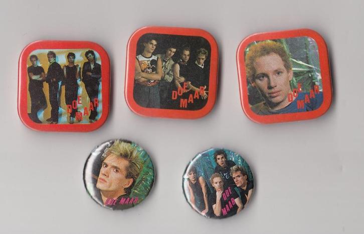 Doe Maar buttons Hennie Vrienten, Verzamelen, Speldjes, Pins en Buttons, Gebruikt, Speldje of Pin, Overige onderwerpen, Ophalen of Verzenden