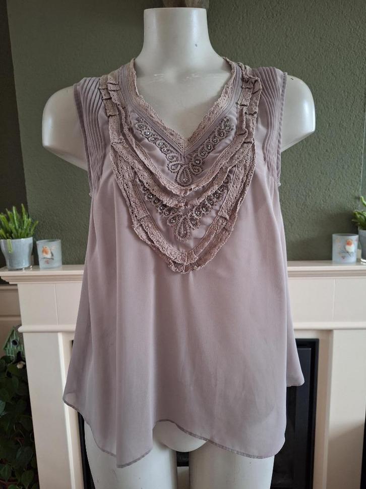 Cote de Femme romantische grijs beige top S 36 Gratis Verz, Kleding | Dames, Tops, Zo goed als nieuw, Maat 36 (S), Beige, Zonder mouw
