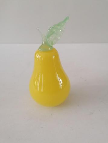 mooie decoratieve glazen peer in kleur geel 15 cm hoog beschikbaar voor biedingen