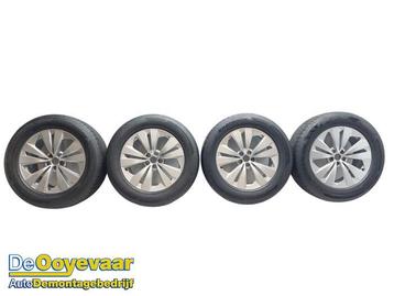 Velgen set + banden van een Audi Q8 beschikbaar voor biedingen