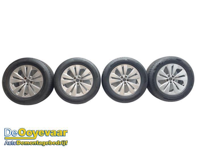 Velgen set + banden van een Audi Q8, Auto-onderdelen, Banden en Velgen, Personenwagen, Gebruikt, 3 maanden garantie, Ophalen of Verzenden