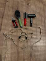 Borstel, nagelknipper en tuigje kat., Dieren en Toebehoren, Katten-accessoires, Ophalen of Verzenden, Zo goed als nieuw