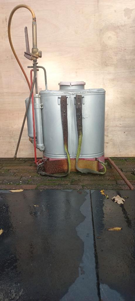 Oude niet werkende Saval Gifspuit - Decoratief Item, Tuin en Terras, Bestrijdingsmiddelen, Gebruikt, Ongediertebestrijding, Ophalen