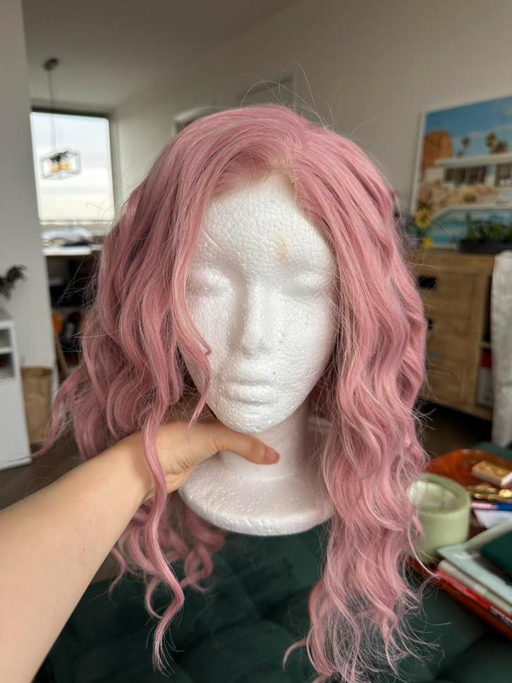 Very natural lace wig pruik, Sieraden, Tassen en Uiterlijk, Uiterlijk | Haarverzorging, Zo goed als nieuw, Pruik of Haarverlenging