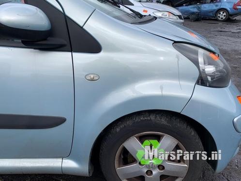 Scherm rechts-voor van een Toyota Aygo (8R0), Auto-onderdelen, Carrosserie en Plaatwerk, Toyota, Gebruikt, 3 maanden garantie
