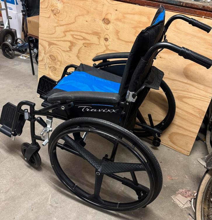 Travixx Comfort Lite rolstoel zo goed als nieuw, Diversen, Rolstoelen, Zo goed als nieuw, Duwrolstoel, Ophalen