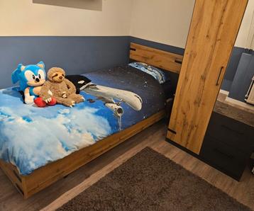 eenpersoons slaapkamer Goossens bedframe en kledingkast  beschikbaar voor biedingen