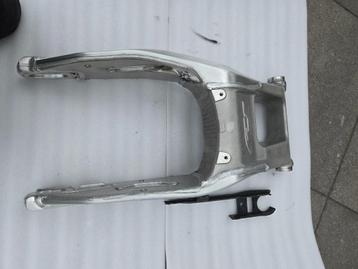 Yamaha R1M achterbrug (swingarm) B4S221100000 beschikbaar voor biedingen