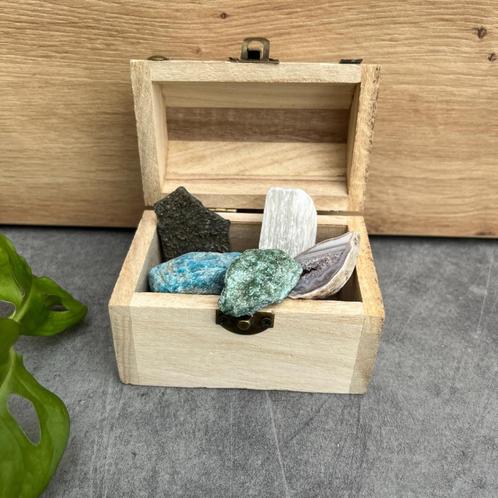 Gevuld schatkistje, Verzamelen, Mineralen en Fossielen, Mineraal, Ophalen of Verzenden