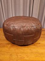 Vintage leren poef, 63 X 63 X 33 cm, Huis en Inrichting, Banken | Voetenbanken en Poefen, Minder dan 50 cm, Rond, Minder dan 50 cm