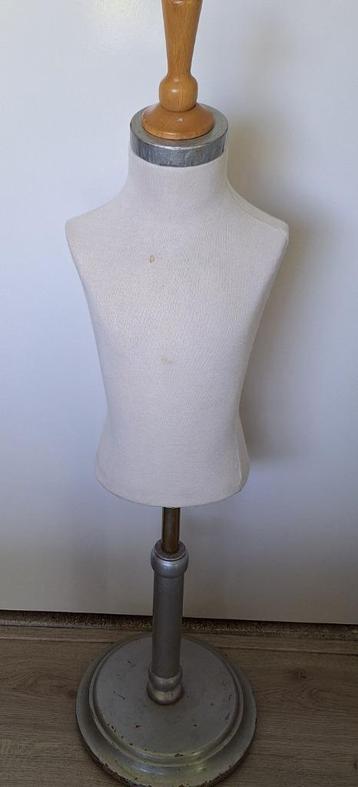 Kleermakerspop Paspop torso Kind met een standaard van hout beschikbaar voor biedingen