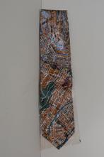 CURIOSA AMSTERDAM 750 JAAR PLATTEGROND ZIJDEN STROPDAS D55, Boeken, Atlassen en Landkaarten, Verzenden, Heer Beer, 1800 tot 2000