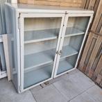 lips vitrinekast glazen deuren metalen kast, Ophalen, Gebruikt, Metaal