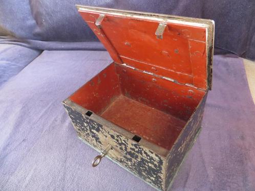ijzeren geldkistje Beaumont originele lak, Antiek en Kunst, Curiosa en Brocante, Ophalen of Verzenden