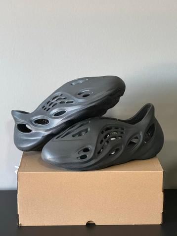 Adidas Yeezy Foam RNR Onyx - Maat 50 beschikbaar voor biedingen