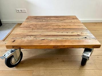 Industriële Salontafel op Wielen beschikbaar voor biedingen