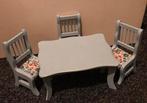 Poppenhuis Eettafel met 3 Stoeltjes, Verzamelen, Poppenhuizen en Toebehoren, Ophalen of Verzenden, Zo goed als nieuw, Poppenhuis
