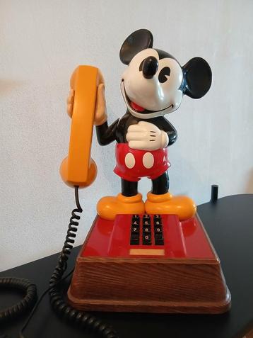 Mickey mous telefoon  beschikbaar voor biedingen