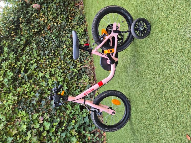 ZGAN!!! B'twin 14 inch kinderfiets, Fietsen en Brommers, Fietsen | Kinderfietsjes, Zo goed als nieuw, Minder dan 16 inch, Zijwieltjes