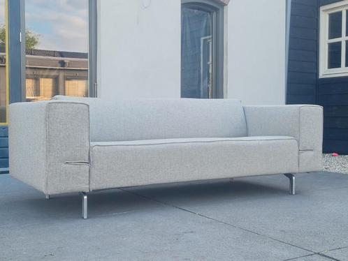 Design on stock. In uitstekende staat. Gereinigd, Huis en Inrichting, Banken | Bankstellen, Zo goed als nieuw, Rechte bank, Driepersoons