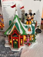 Disney kerst dorp department 56 mickeys plush shop, Diversen, Kerst, Ophalen of Verzenden, Zo goed als nieuw