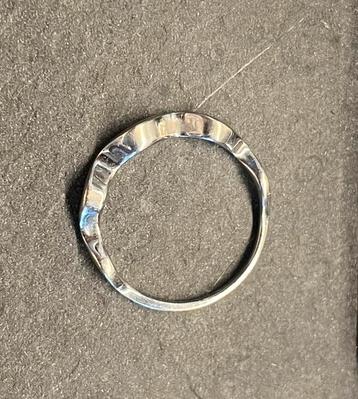 Witgouden ring met golven beschikbaar voor biedingen
