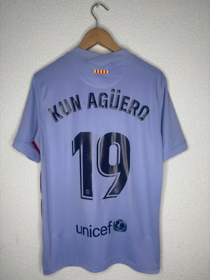 FC Barcelona Uitshirt 2021/2022 Agüero, Sport en Fitness, Voetbal, Zo goed als nieuw, Shirt, Maat M, Ophalen of Verzenden