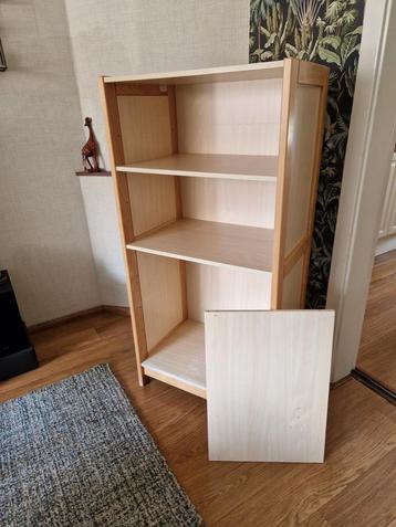 Schilte, kast, nette staat. 