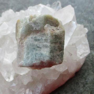 Beryl Heliodoor steen - ruw beschikbaar voor biedingen