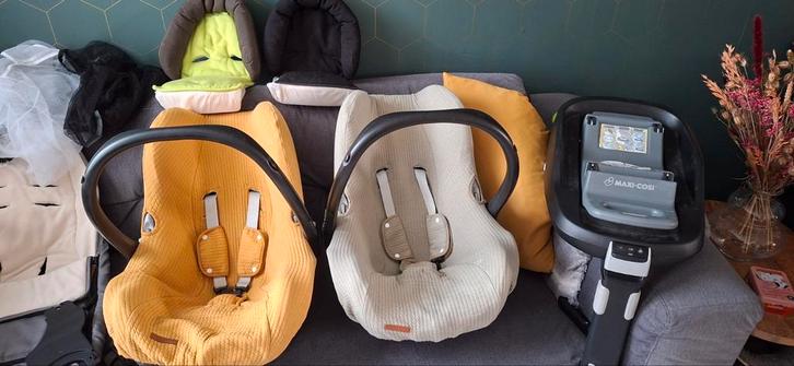 Maxi-Cosi Pebble autostoeltjes set, Kinderen en Baby's, Autostoeltjes, Zo goed als nieuw, Maxi-Cosi, 0 t/m 13 kg, Autogordel, Slaapstand