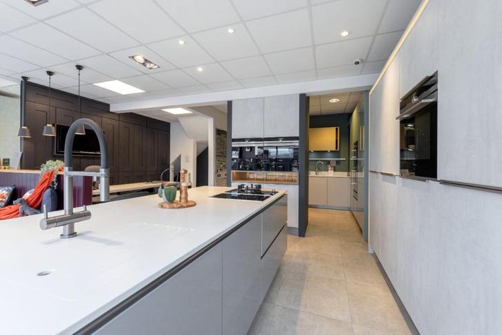 LUXE TWEEDEHANDSEKEUKENS BIJ TWEEDEHANDSKEUKENSWINKEL, Huis en Inrichting, Keuken | Complete keukens, Zo goed als nieuw, Hoekkeuken