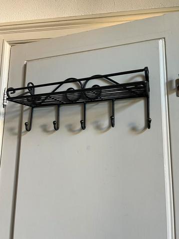 Vintage metalen kapstok zwart beschikbaar voor biedingen