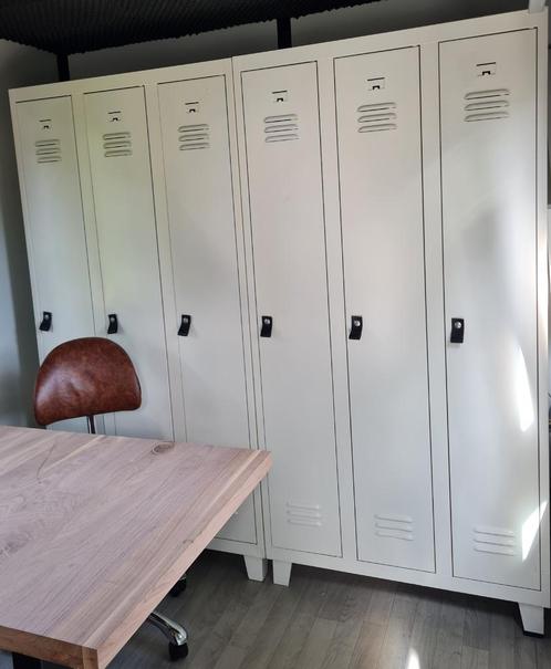 Drie stuks 3-deurs industriële lockerkasten, Huis en Inrichting, Kasten | Lockerkasten, Gebruikt, Ophalen