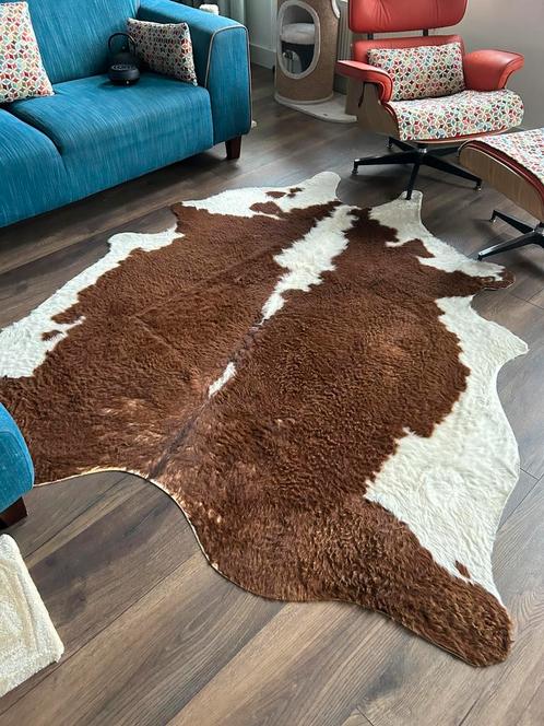 Koeienkleed, Huis en Inrichting, Stoffering | Tapijten en Kleden, Zo goed als nieuw, 200 cm of meer, Rechthoekig, Ophalen of Verzenden