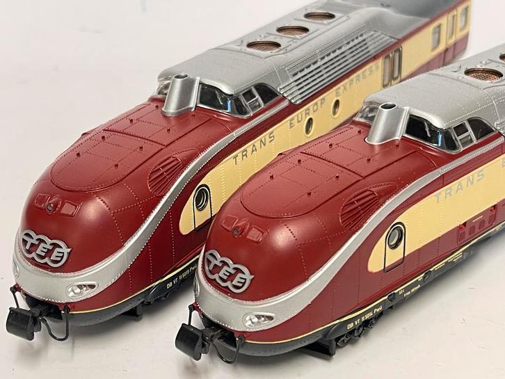 ** NIEUWSTAAT ** TEE 7-Dlg ** ROCO 04183A-04070A COMPLEET **, Hobby en Vrije tijd, Modeltreinen | H0, Zo goed als nieuw, Treinset