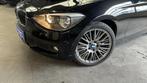 BMW 1-serie 125i Business Automaat | Navi | Leder, Auto's, BMW, 4 cilinders, Zwart, 16 km/l, Hatchback
