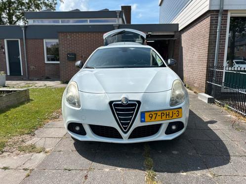 Alfa Romeo Giulietta 1.4 Turbo Multi AIR 2011 Wit, Auto's, Alfa Romeo, Particulier, Giulietta, ABS, Adaptieve lichten, Adaptive Cruise Control