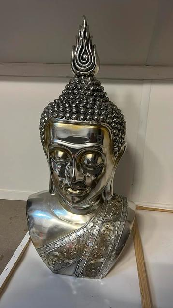 Zilveren buddah beeld beschikbaar voor biedingen