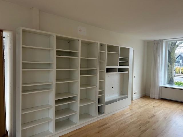 IKEA Besta boekenkast met TV meubel, Huis en Inrichting, Kasten | Boekenkasten, Gebruikt, 200 cm of meer, 25 tot 50 cm, Met lade(s)