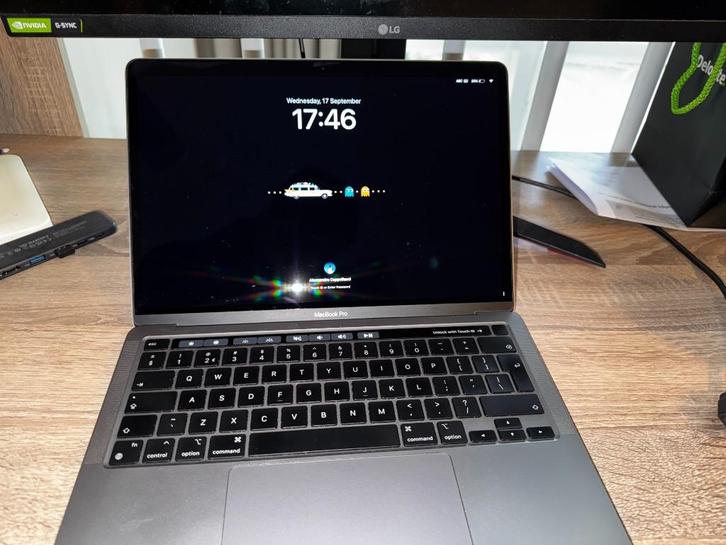Apple MacBook Pro (2020, M1) • 13.3" • 8 GB RAM • 500 GB SSD, Computers en Software, Apple Macbooks, Zo goed als nieuw, MacBook Pro