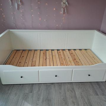 Bed Hemnes Ikea beschikbaar voor biedingen