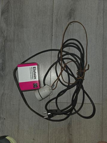 Warmtelamp met porseleinen fitting beschikbaar voor biedingen
