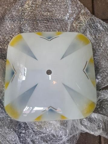 Mooie oude glazen plafondlamp,alleen de glazen schaal beschikbaar voor biedingen