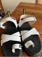 Mooie witte Dr. Martins sandalen, Kleding | Dames, Ophalen of Verzenden, Zo goed als nieuw, Wit, Sandalen of Muiltjes