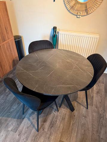 Eettafel met 3 stoelen - Mooie set! beschikbaar voor biedingen