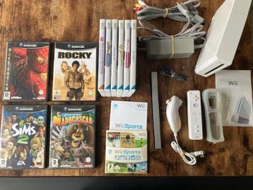 Wii spelconsole met  11 wii / gamecube games en toebehoren beschikbaar voor biedingen